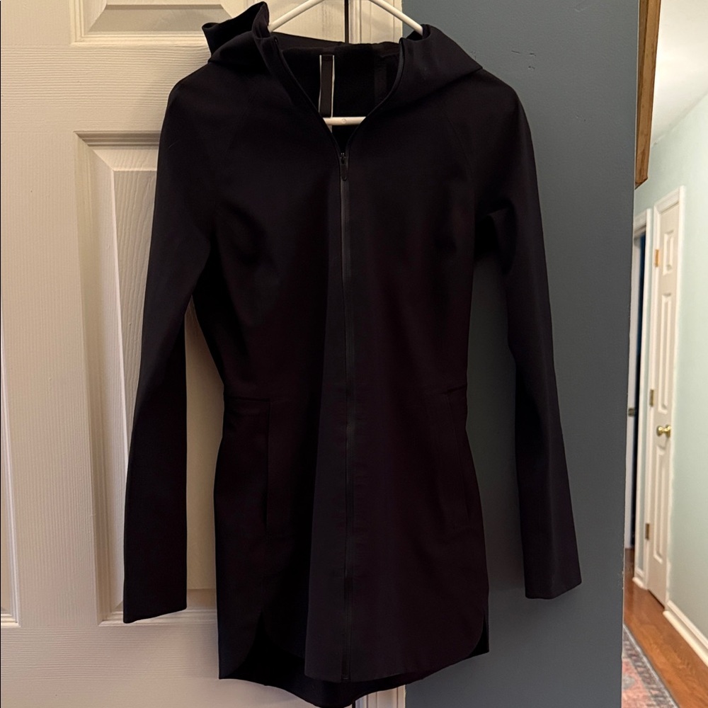 EUC lululemon rain coat